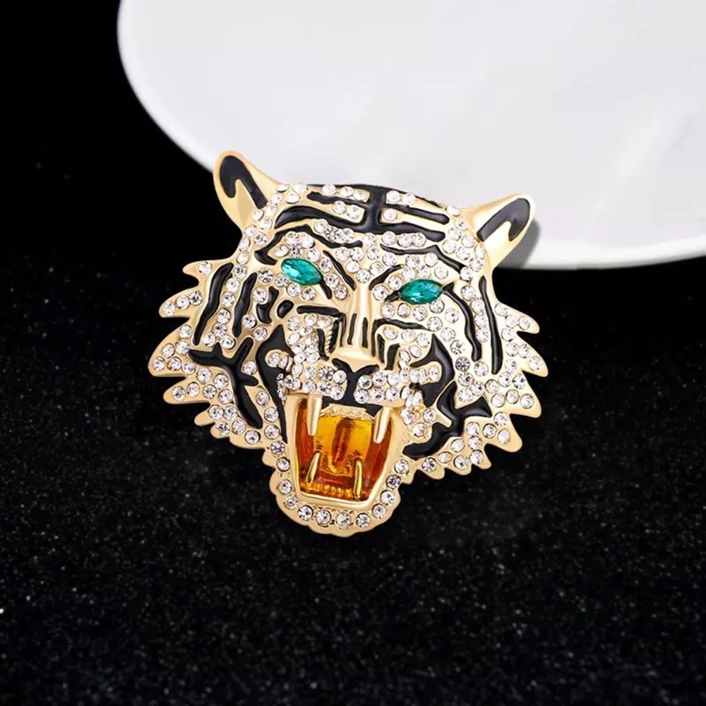 CHRYSTAL RHINESTONES TIGER BROOCH / PIN